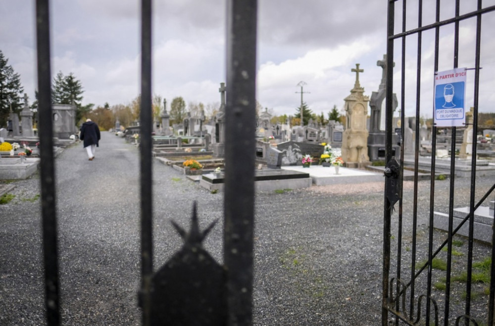 Porodice Srba same uklanjaju spomenike koji vređaju "osećanja Hrvata"