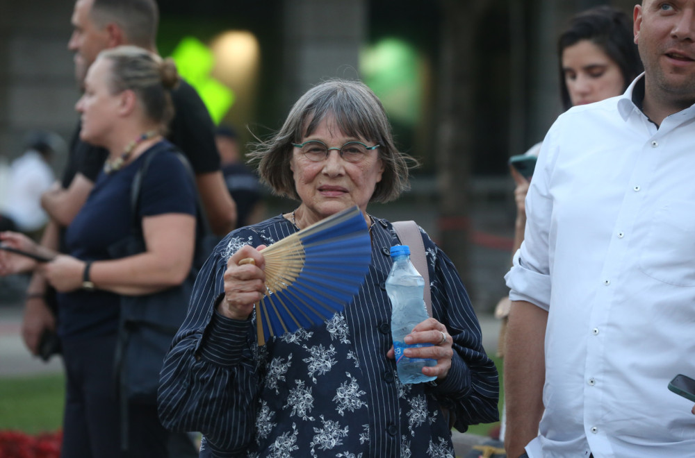 Šeficu blokadera otreznio beogradski taksista:  Nikada se bolje nije živelo u Srbiji FOTO
