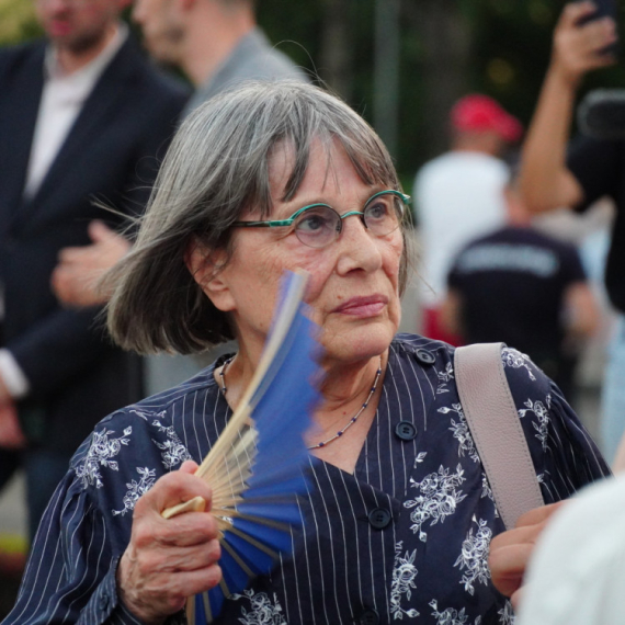 Odlikovanje od Albanaca: Nataši Kandić Ključ grada Prištine za veleizdaju Srba na KiM