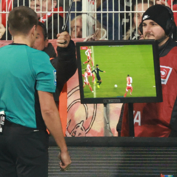 Bundesliga uvodi objašnjenja VAR odluka i snimke sa kamera na telu sudija