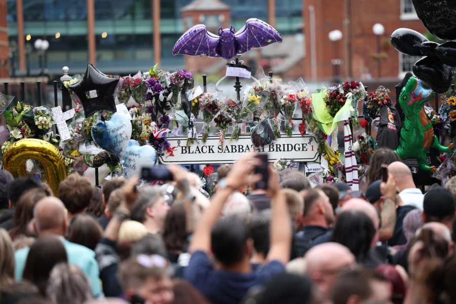 Sahranjen Ozi Ozborn: Počivaće u dvorištu svoje kuće