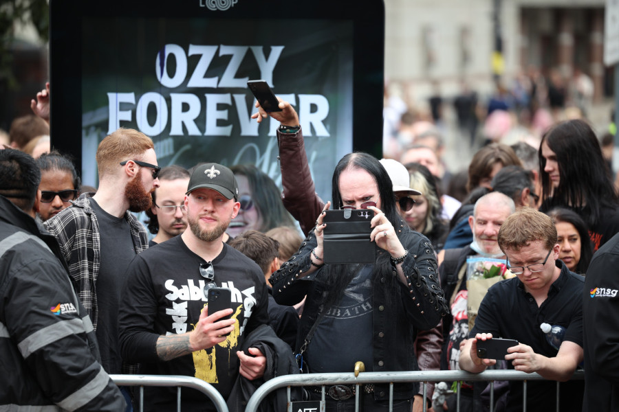 Sahranjen Ozi Ozborn: Počivaće u dvorištu svoje kuće