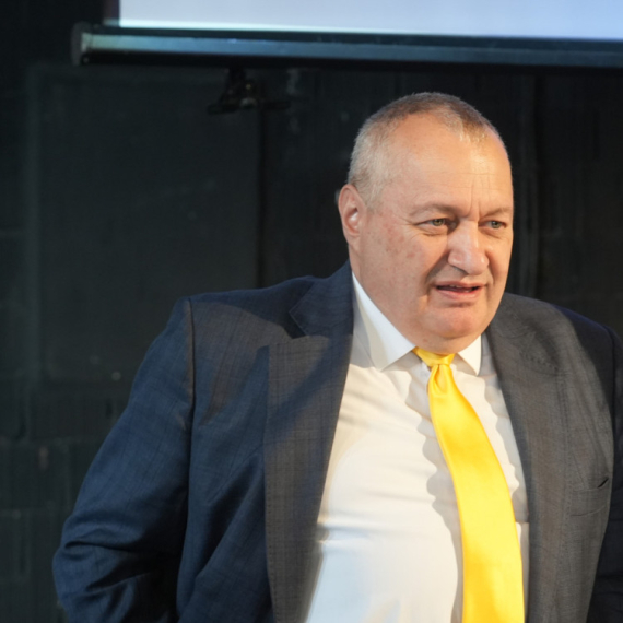 Pobuna u Demokratskoj stranci; Lobi Dušana Petrovića potpuno kontroliše Srđana Milivojevića i celu stranku