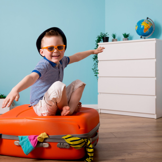 Ko može dobiti saglasnost za putovanje u inostranstvo sa detetom? Može da bude i trajno VIDEO