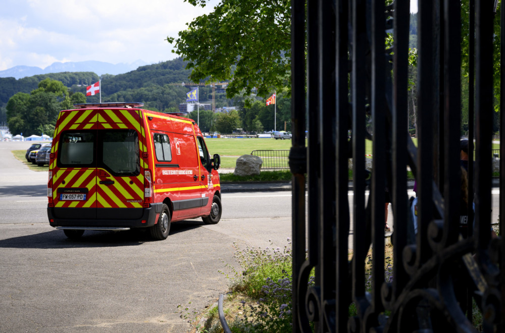 Prevrnuo se turistički voz: Ima povređenih, među njima i dete FOTO/VIDEO