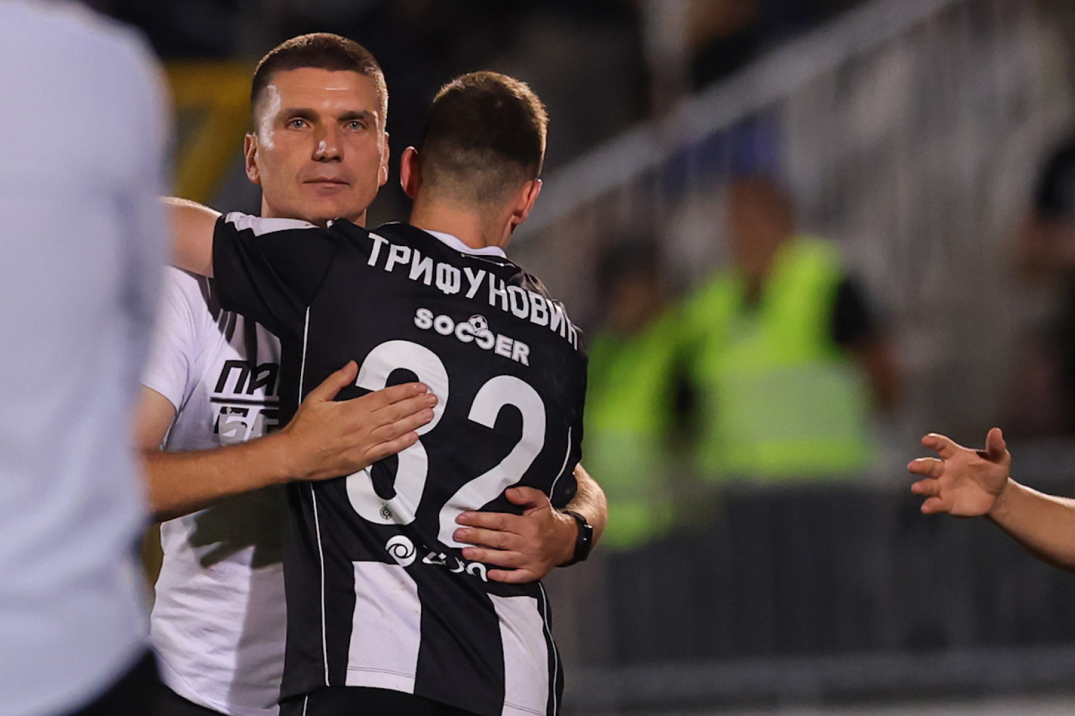 Igrala se crno-bela deca