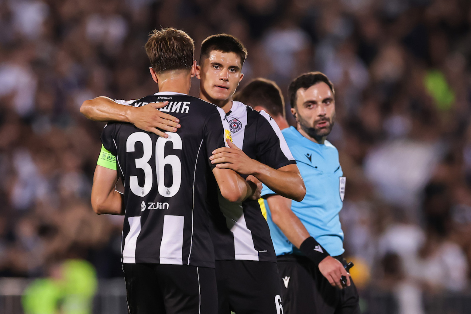 Igrala se crno-bela deca