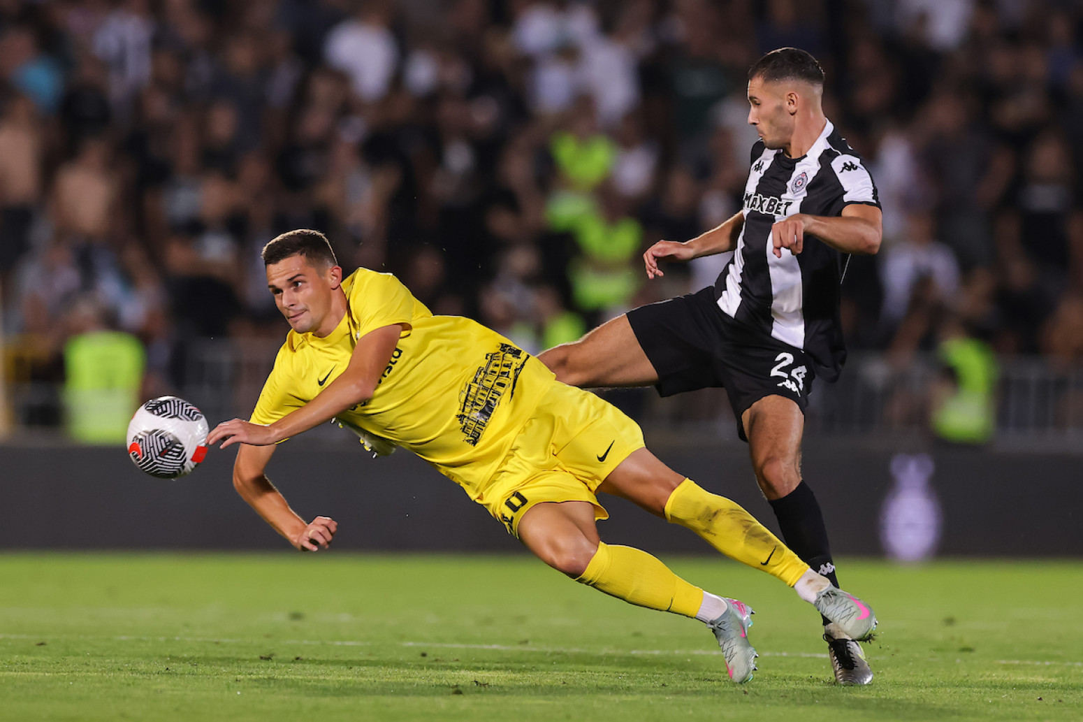 Igrala se crno-bela deca