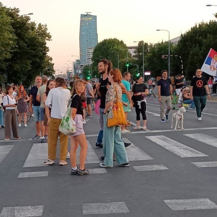 Greta Tunberg posetila lažnu državu Kosovo, pa došla u Beograd da sa blokaderima ruši Srbiju FOTO/VIDEO