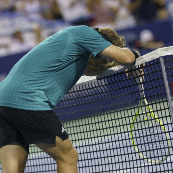 "Ne budi jadan, ceo svet radi i od 8 do 6"