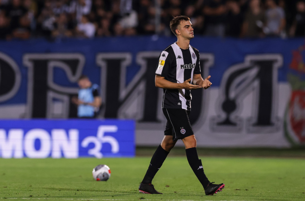 Ne jedna, ne dve, nego tri torte za Jovana Miloševića VIDEO