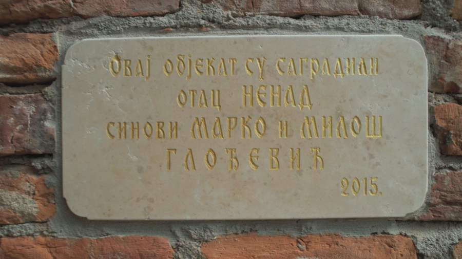 Otac sa sinovima 10 godina gradio Glođovu tvrđavu FOTO/VIDEO