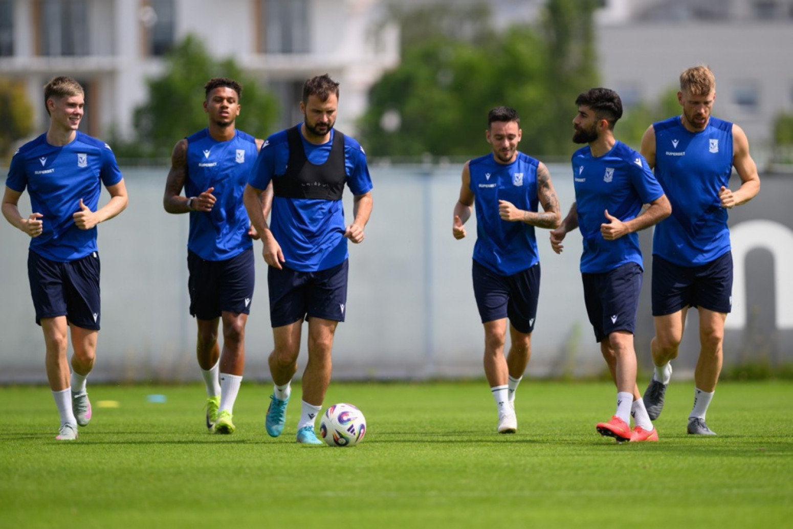 Zvezda naišla na tvrdo