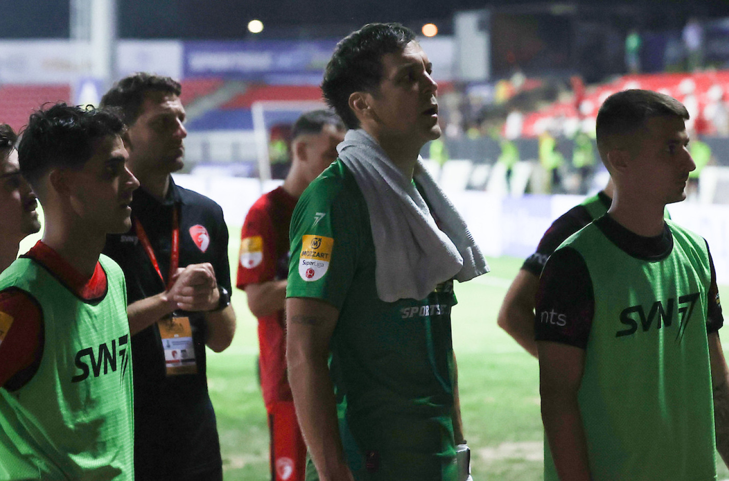 "Crveni đavoli" napali igrače Radničkog