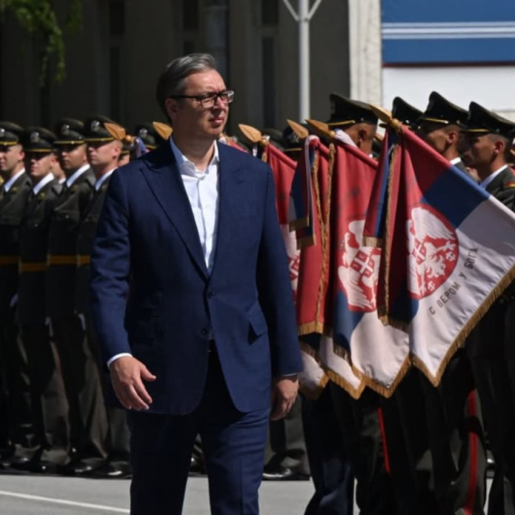 Vučić na promociji najmlađih oficira: Moramo da sačuvamo i odbranimo našu Srbiju; Ponosan sam FOTO