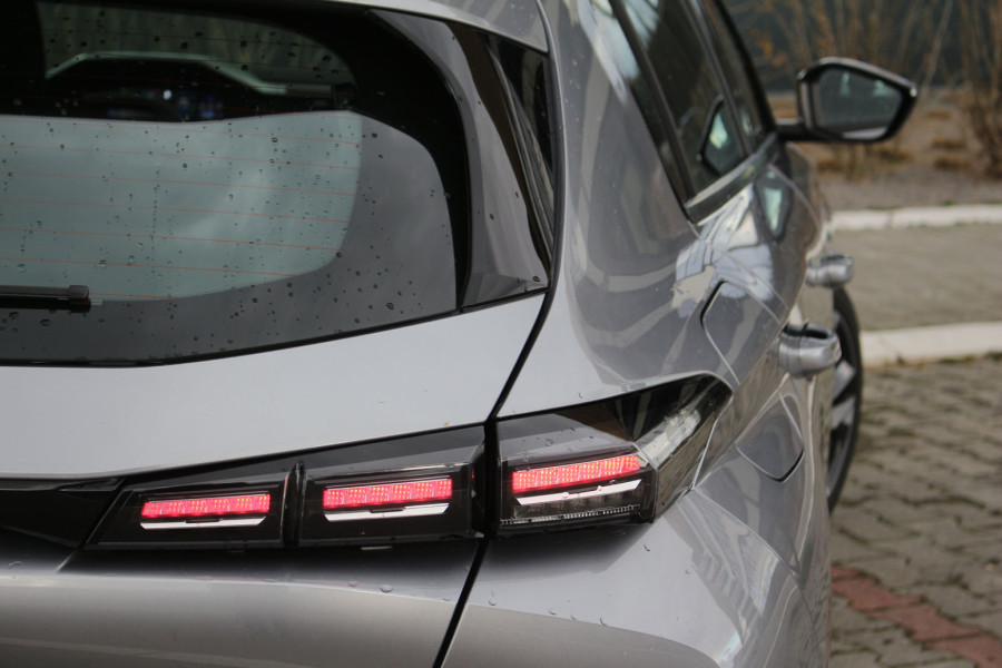 Test: Peugeot 308 Plug-In Hybrid – amnestija za GT