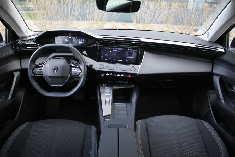 Test: Peugeot 308 Plug-In Hybrid – amnestija za GT