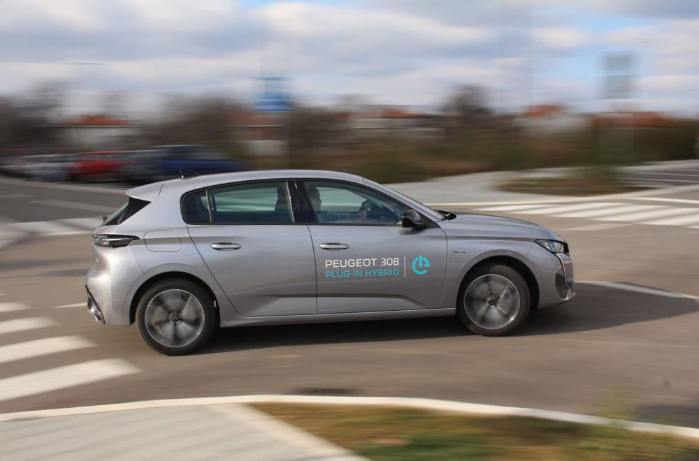 Test: Peugeot 308 Plug-In Hybrid – amnestija za GT