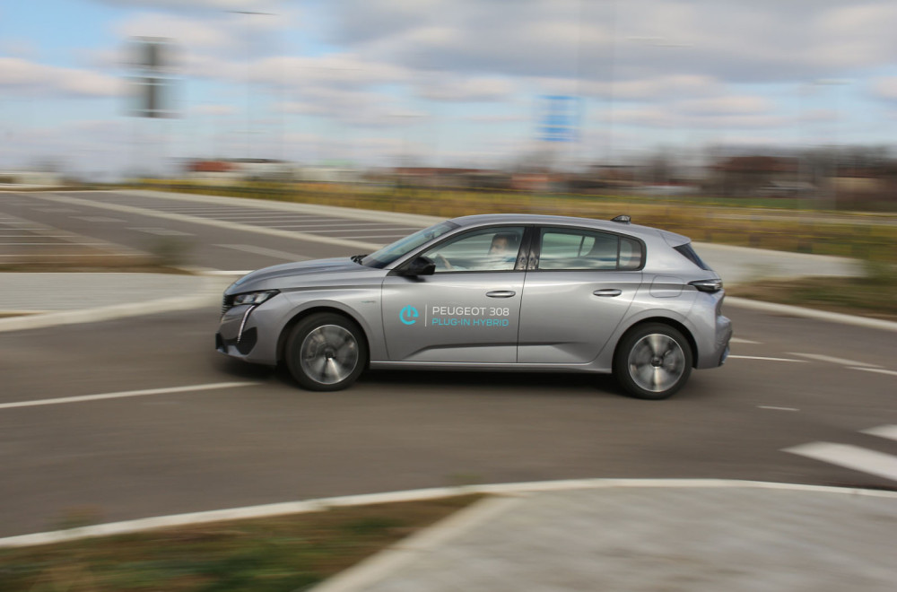 Test: Peugeot 308 Plug-In Hybrid – amnestija za GT