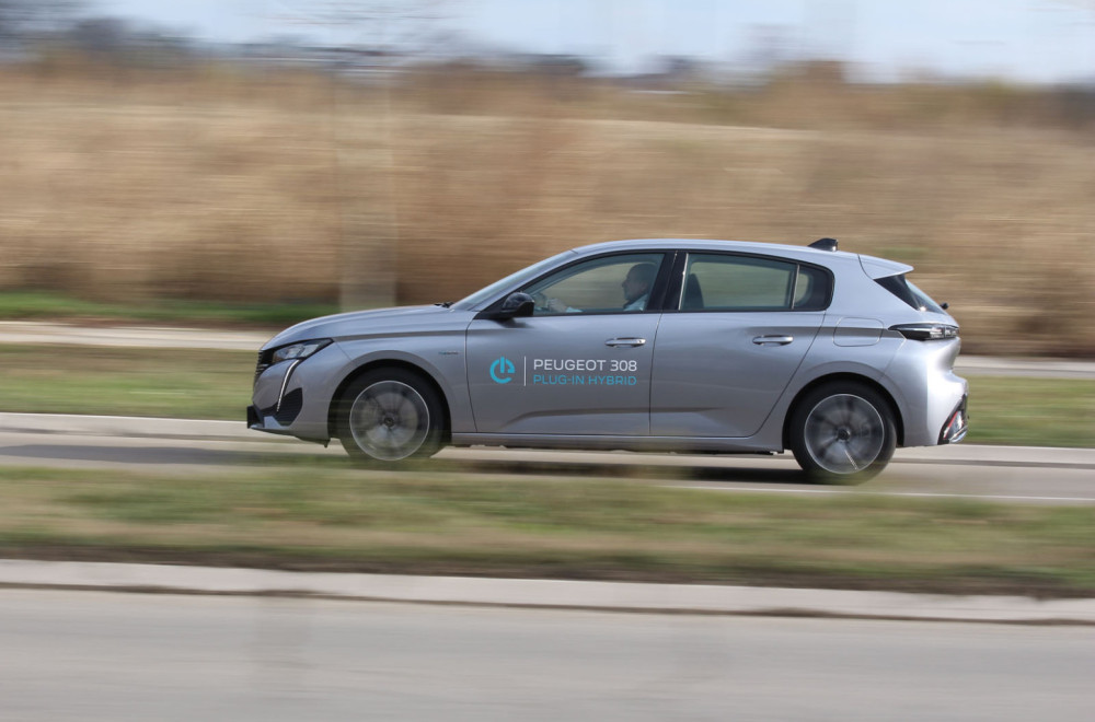 Test: Peugeot 308 Plug-In Hybrid – amnestija za GT