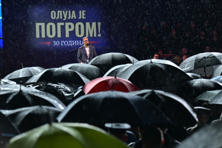 More than 30,000 people in the rain in Sremski Karlovci PHOTO