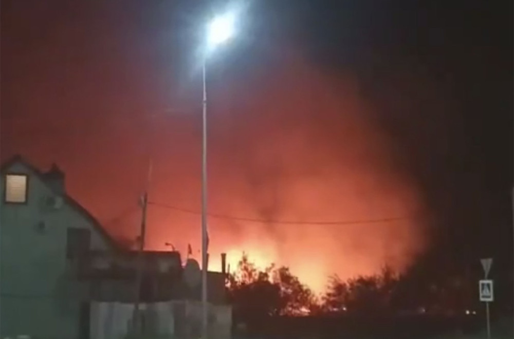 Masovni napad; Sve gori FOTO/VIDEO