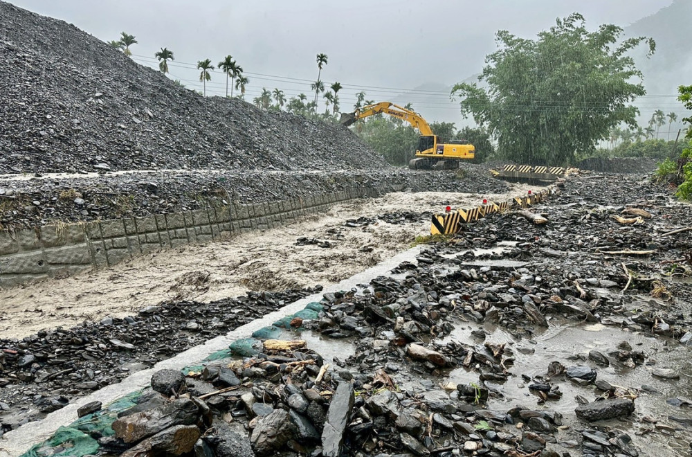 Kišna oluja paralisala Tajvan: Četvoro mrtvih, skoro 6.000 evakuisanih FOTO