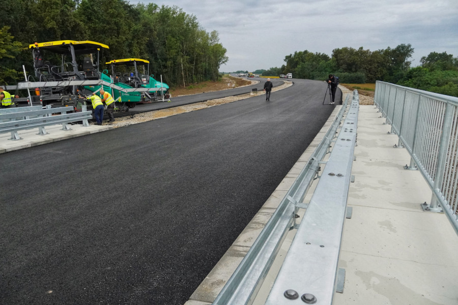 Kao na pisti za F1: Vučić obišao radove na brzoj saobraćajnici Slepčević - Badovinci FOTO/VIDEO