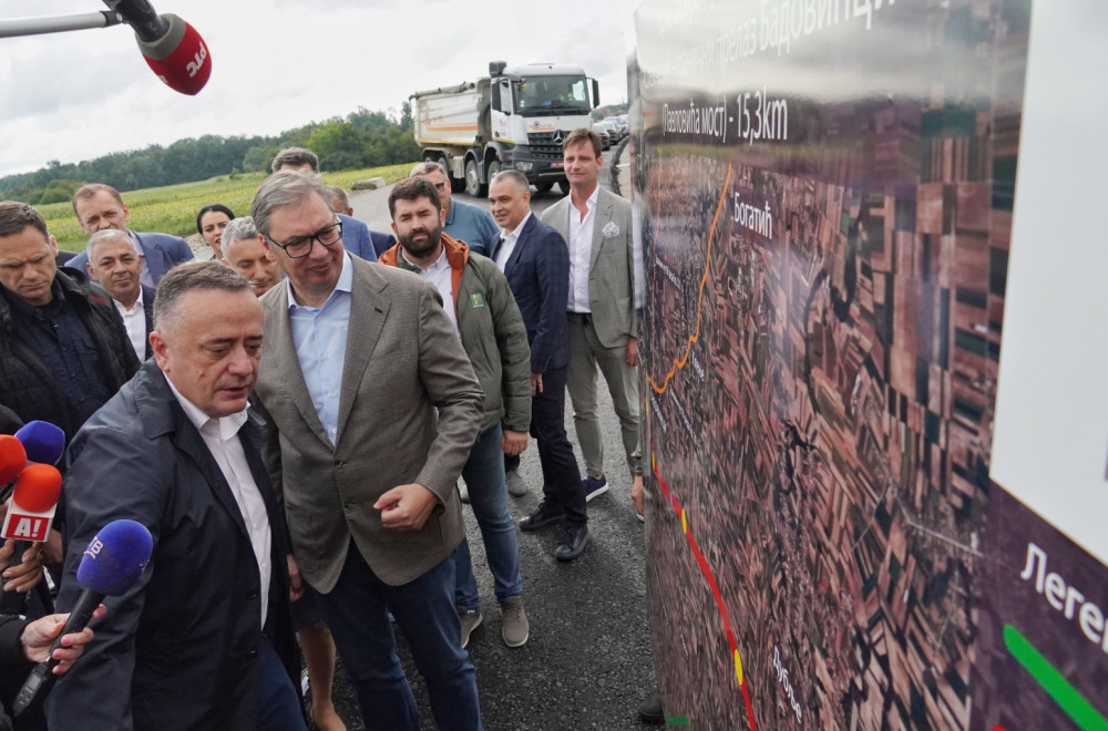 Kao na pisti za F1: Vučić obišao radove na brzoj saobraćajnici Slepčević - Badovinci FOTO/VIDEO