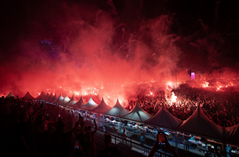 Hrvati pred Tompsonov koncert pevali pesmu o klanju Srba: Veličaju ustaške zločince VIDEO