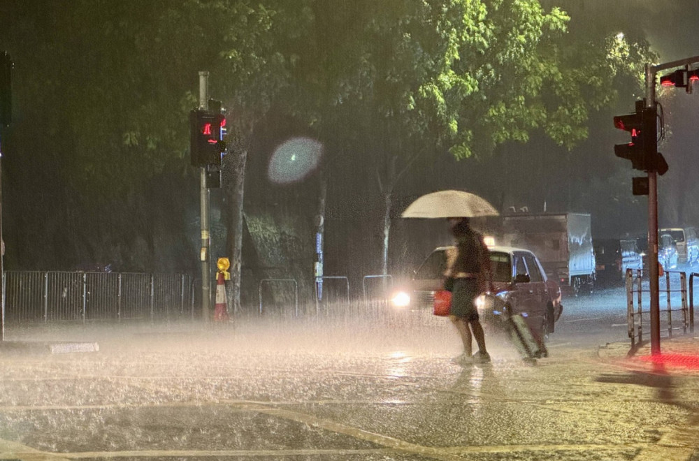 Alarm u celoj Srbiji; Građanima stigla hitna SMS upozorenja FOTO