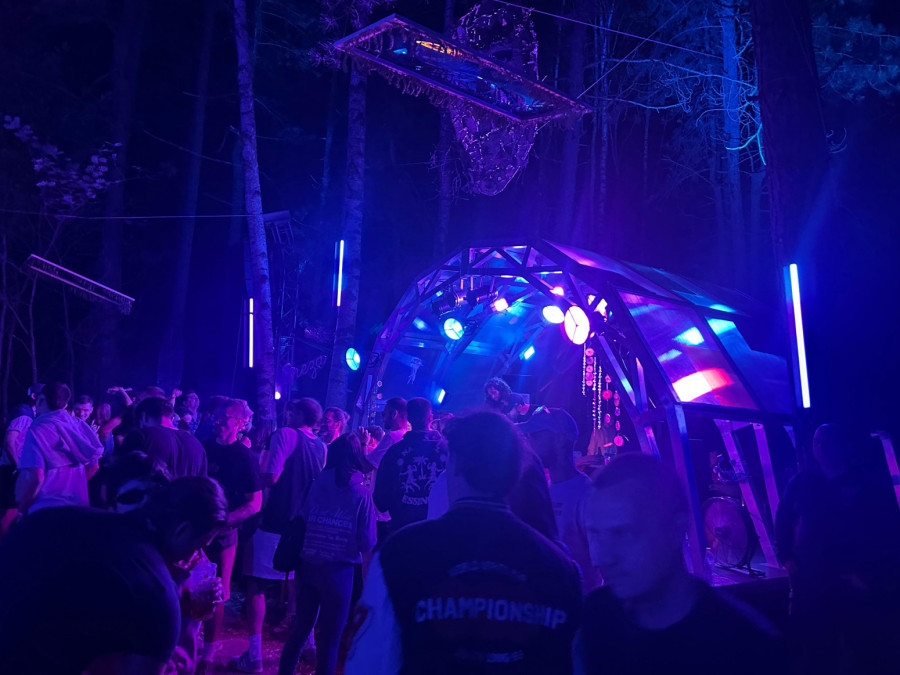 Tri dana muzike, prirode i publike koja zna zašto je tu: Završen jubilarni Mountain Music Fest FOTO