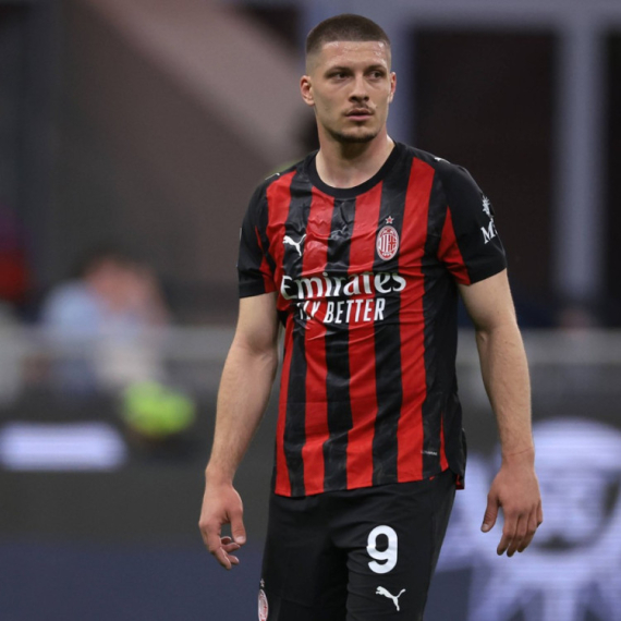 Luka Jović zvanično potpisao za AEK!