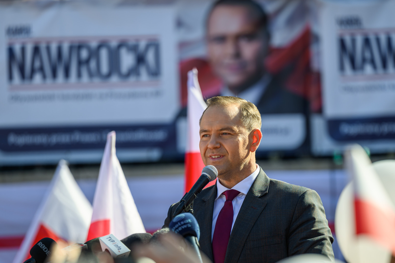 Od huliganizma i bizarnog alter ega do podvođenja: Ovo su brojni skandali novog predsednika Poljske