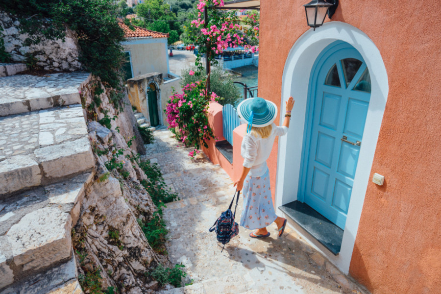 How Much Do Holiday Homes Cost in Greece, and How Can You Buy One?