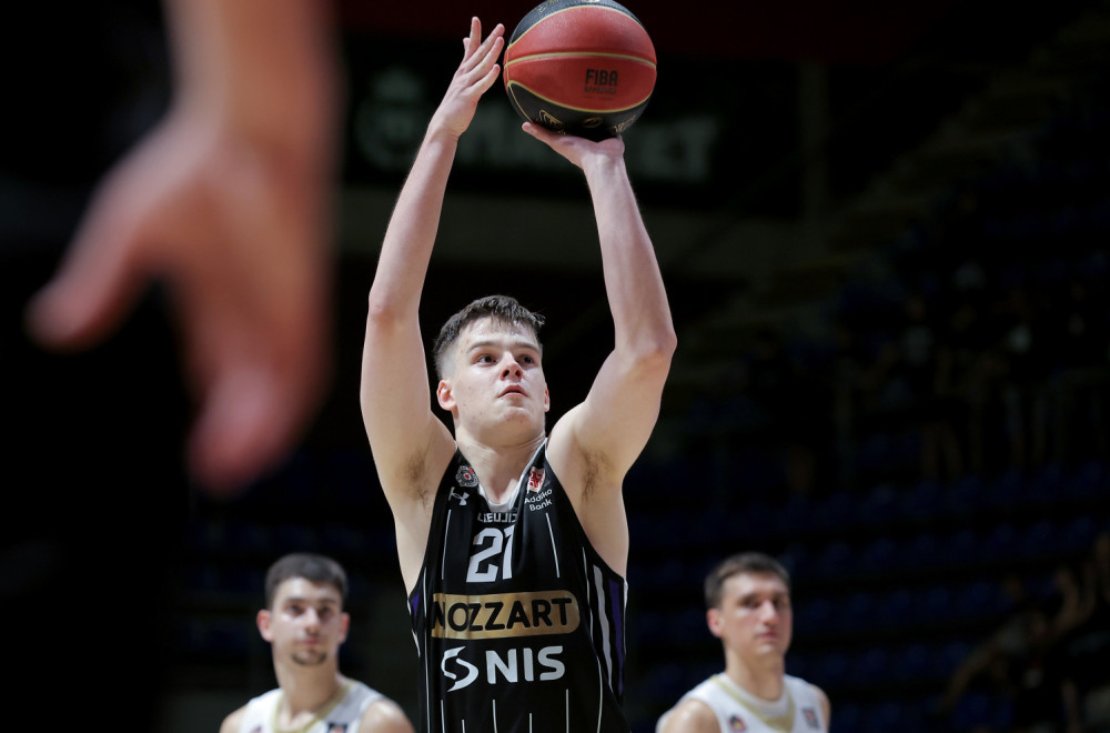 "Obradović me vodi na konferenciju, a meni se ruke tresu"