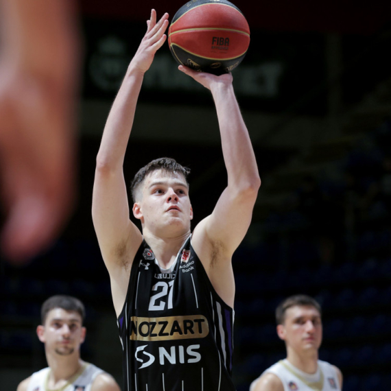 "Obradović me vodi na konferenciju, a meni se ruke tresu"