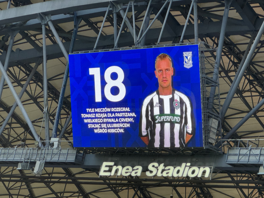 Provokacija u Poljskoj: Bivši fudbaler Partizana u centru pažnje pred Zvezdin meč FOTO