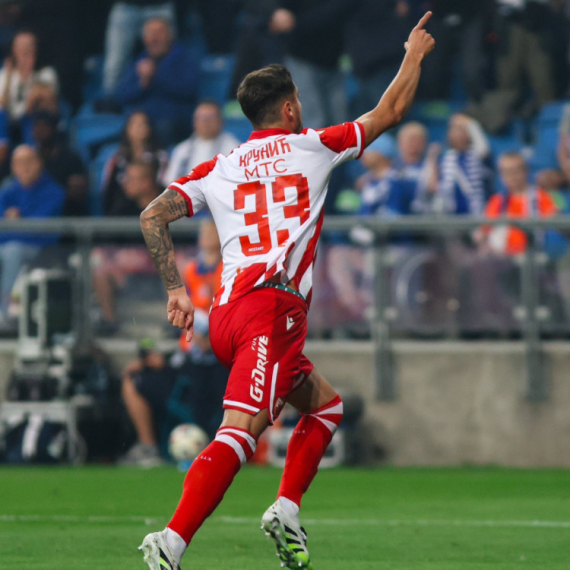 Zvezda opet vodi, opet Rade Krunić! FOTO