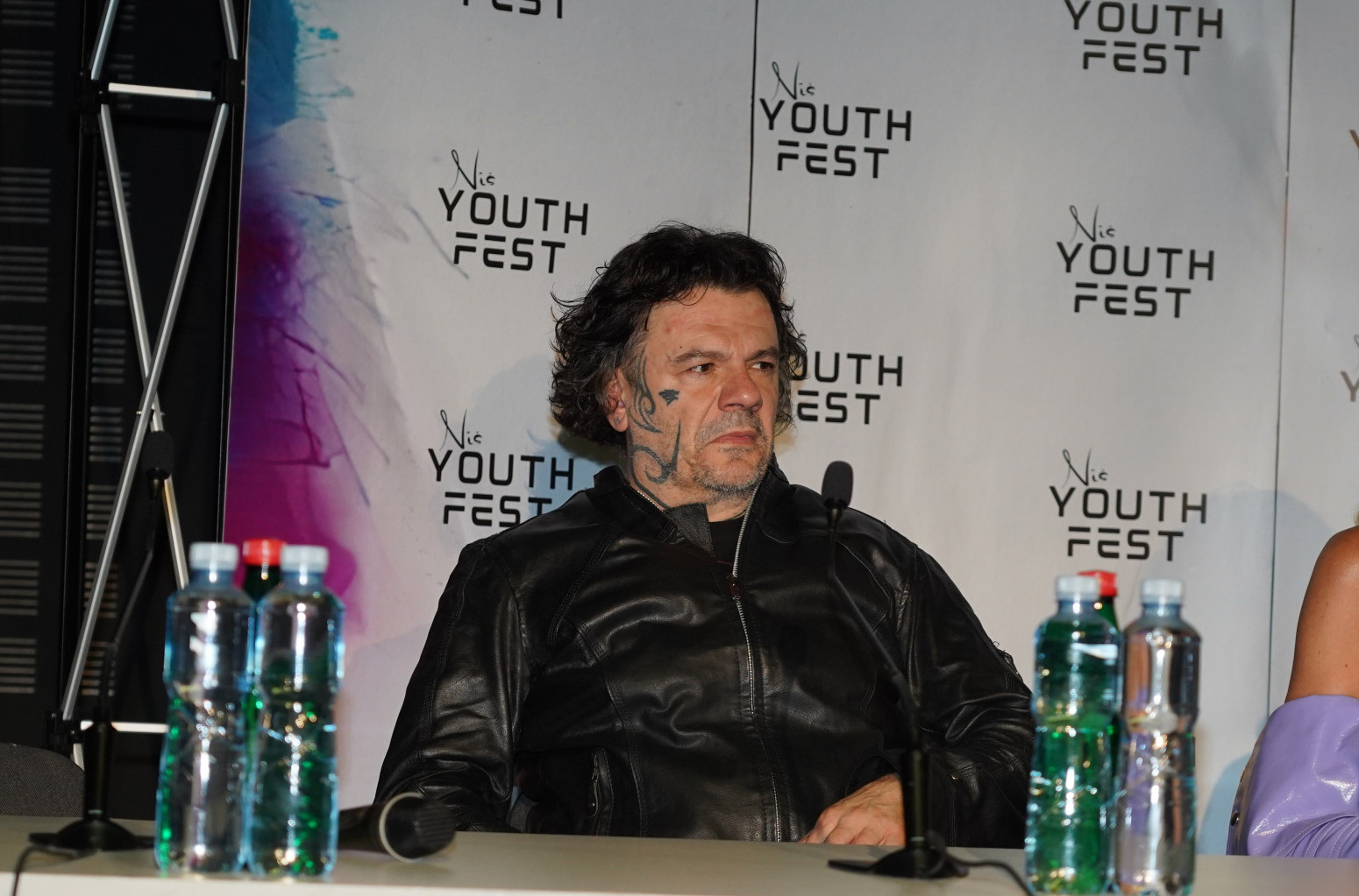 Oglasio se Aca Amadeus nakon nezgode: "Preskakali smo sedišta da izađemo" FOTO