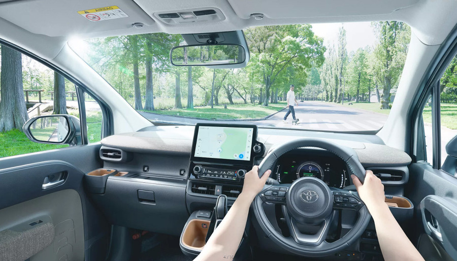 Ova Toyota se za minut pretvara u dnevnu sobu, kancelariju ili spavaću sobu! FOTO/VIDEO