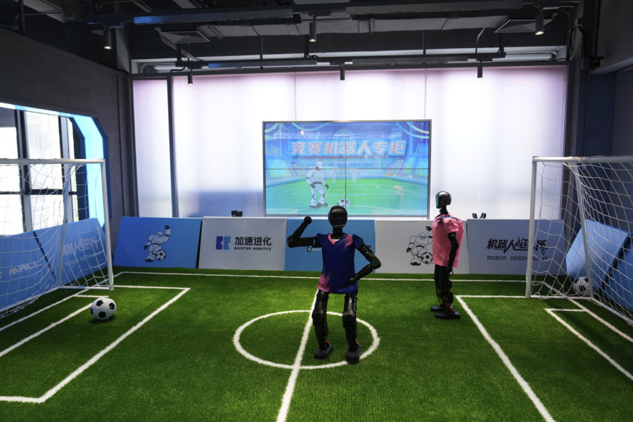 Otvorena prodavnica robota: Od Alberta Ajnštajna do mehaničkih kuvara