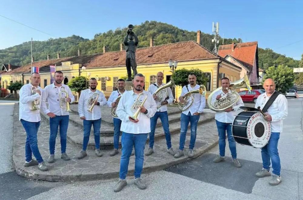 Poranili, zoru prevarili: Odbrojavaju minute do početka, spremni za najveći događaj FOTO