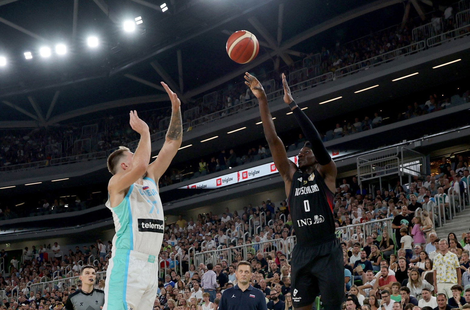 Bonga predvodio Nemce do "stotke" protiv Dončićeve Slovenije VIDEO