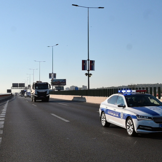 Obustavljen saobraćaj kod Železnika: Sudarili se teretnjaci; Jedan prevozio visoko zapaljivi gas