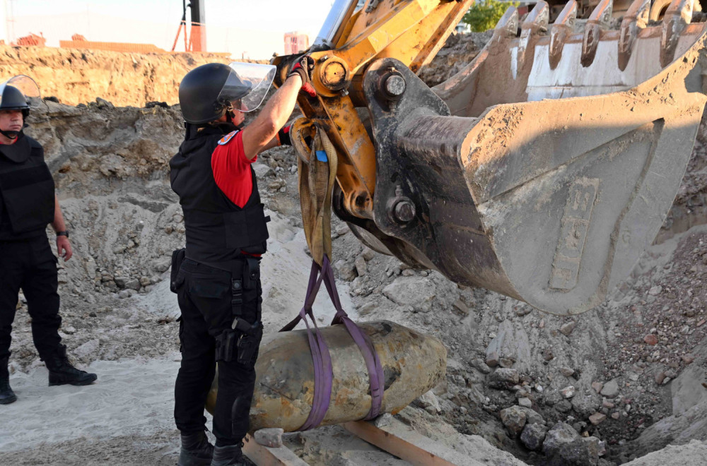 Ovako je izgledalo uklanjanje avio-bombe u Beogradu: Oglasili se nadležni; Evo gde će biti uništena FOTO