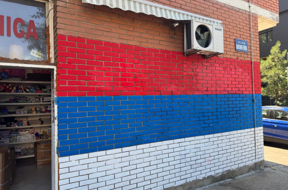 Blokadni separatizam u naletu; Fejsbuk grupa Slobodna Vojvodina: Prefarbana "aneksiona srbijanska trobojka"