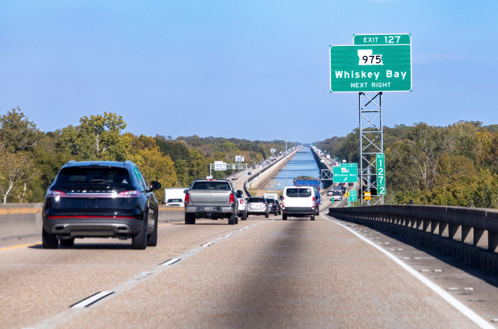 Tramp ukida ključnu regulativu: Proizvođači automobila ponovo pred velikom promenom