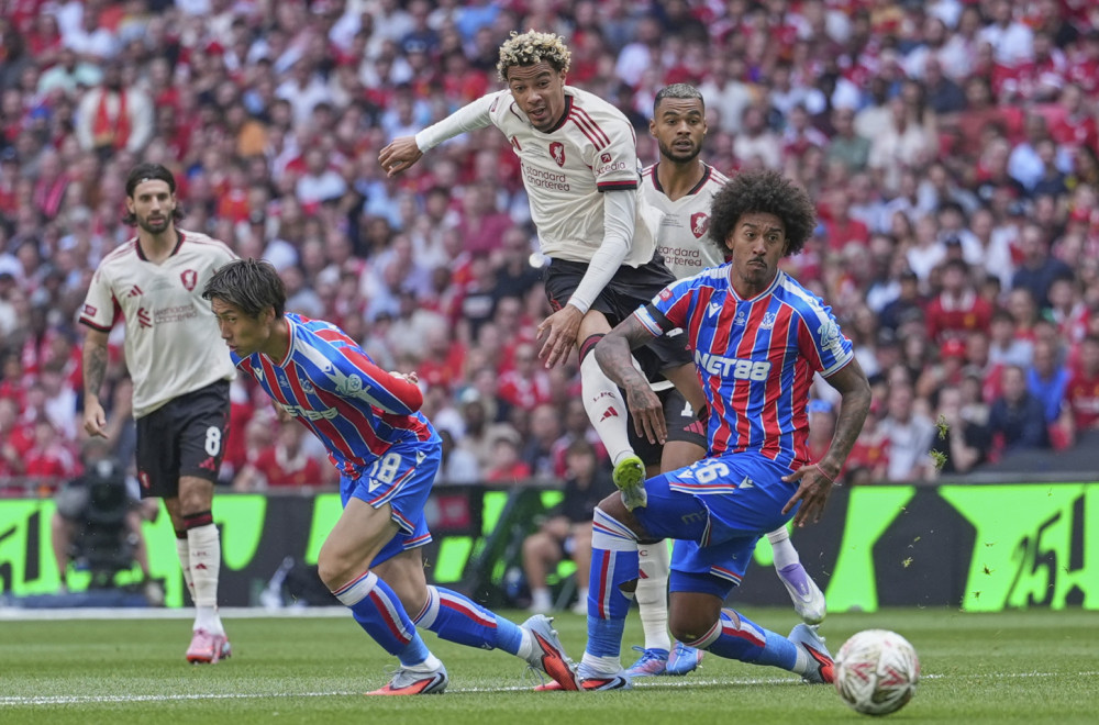 Palas šokirao Liverpul i ukrao mu prvi trofej u sezoni VIDEO