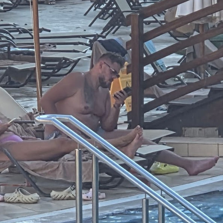 Mediji: Štimac u Bečićima – vodi revoluciju iz hotela FOTO